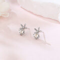 wholesale 925 Sterling Silver Elegant Moissanite-studded Floral Stud Earrings In Silver Setting-0-1