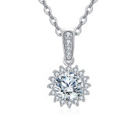 wholesale 925 Sterling Silver Elegant Moissanite Pendant Necklace With Classic Silver Chain-