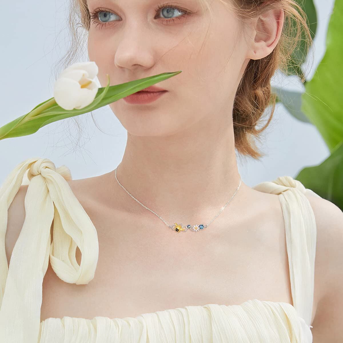 Sterling Silver Daisy Flower Bee Pendant Necklace with Abalone Shell - Rhodium And Gold Plated-0-2